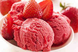 Strawberry-flavour-gelato-ice-cream